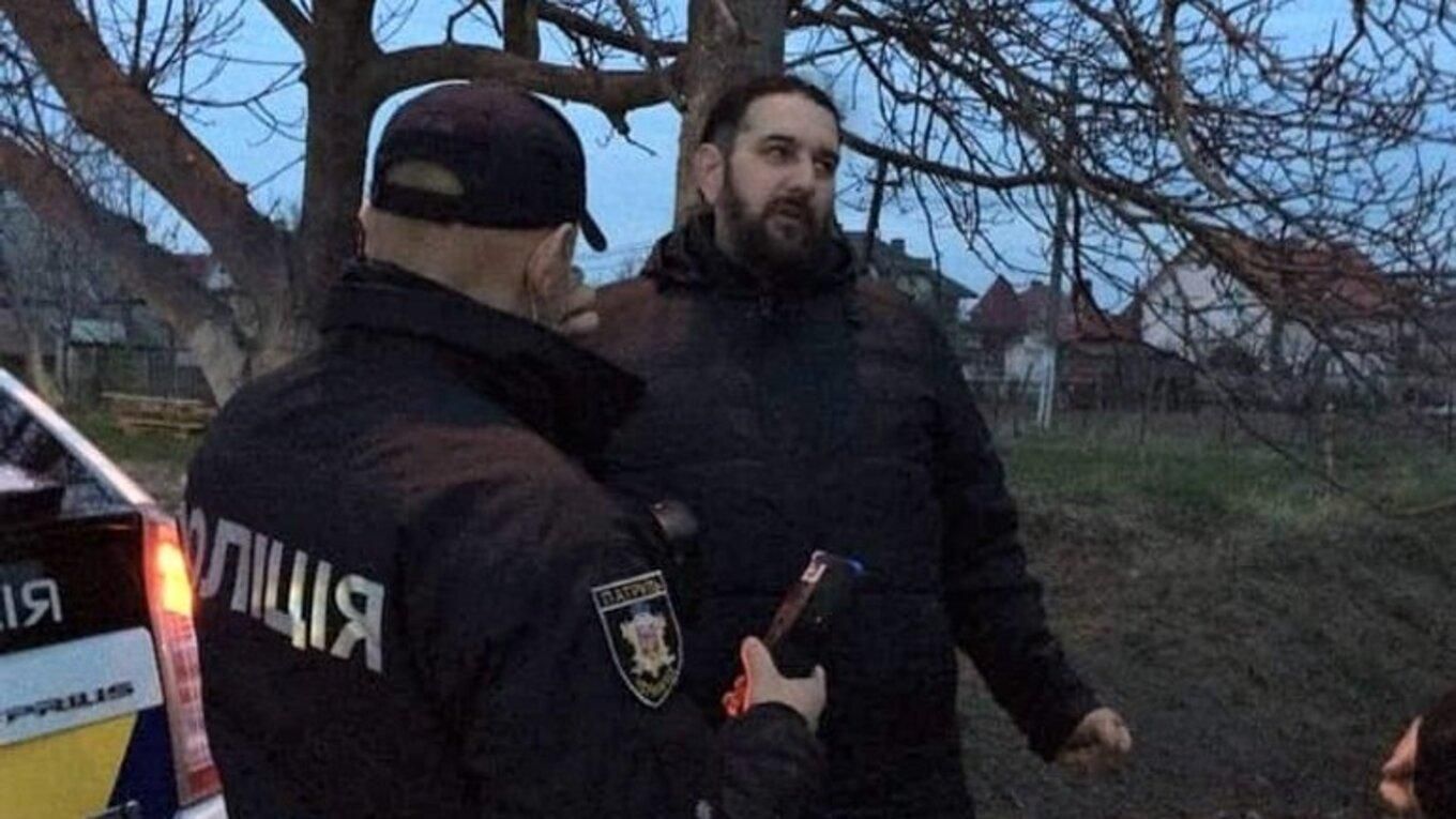 Священник з Буковини, що кричав про бандерівців потрапив у Миротворець