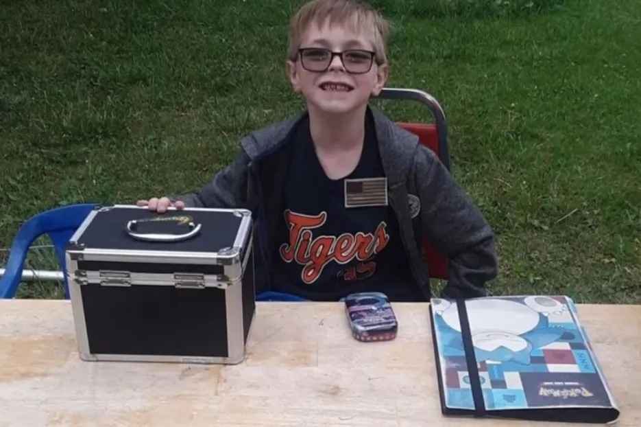 Брюс продавал покемонов Брюс продавал покемонов