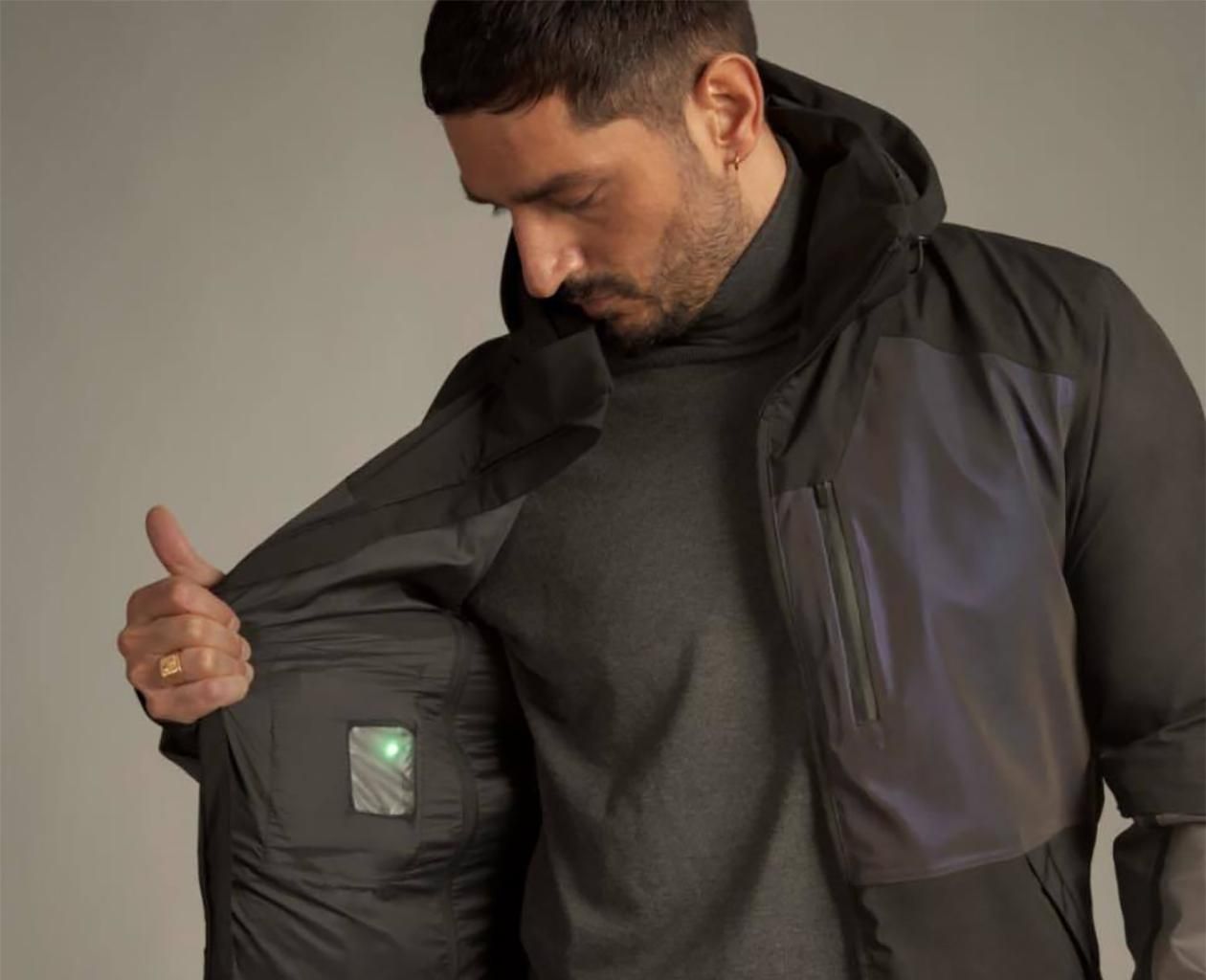 У продажі з'явилася захисна куртка, яка надувається при падінні У продажі з'явилася захисна куртка, яка надувається при падінні