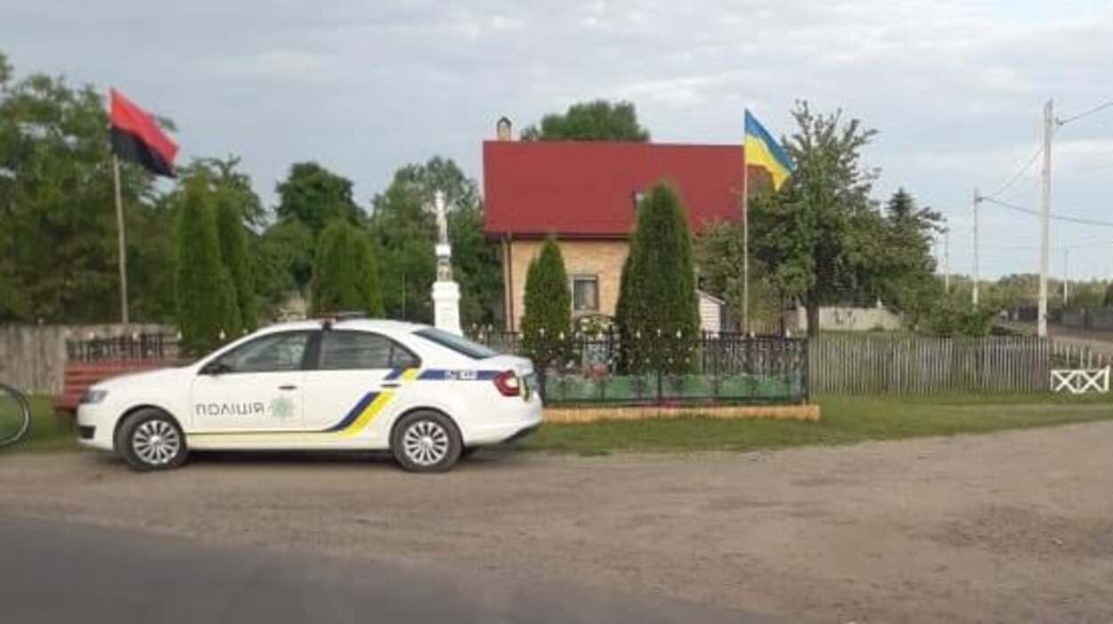 Вылетел с дороги в столб: на Львовщине трагически погиб мотоциклист - фото Вылетел с дороги в столб: на Львовщине трагически погиб мотоциклист - фото