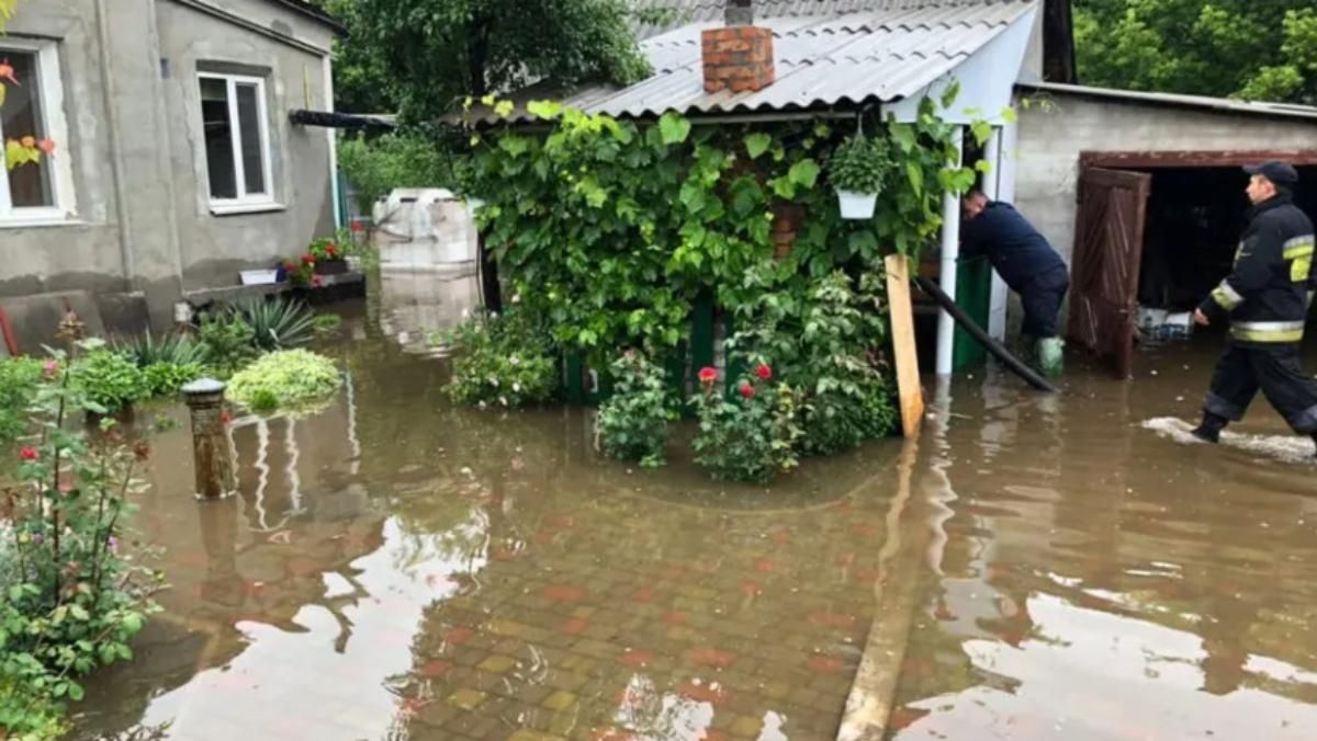 На Днепропетровщине затопило более 200 домов: фото