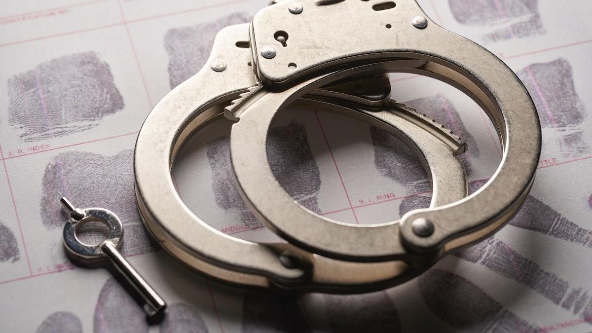 У Китаї чоловік посеред вулиці ножем убив 5 перехожих і поранив 15 У Китаї чоловік посеред вулиці ножем убив 5 перехожих і поранив 15