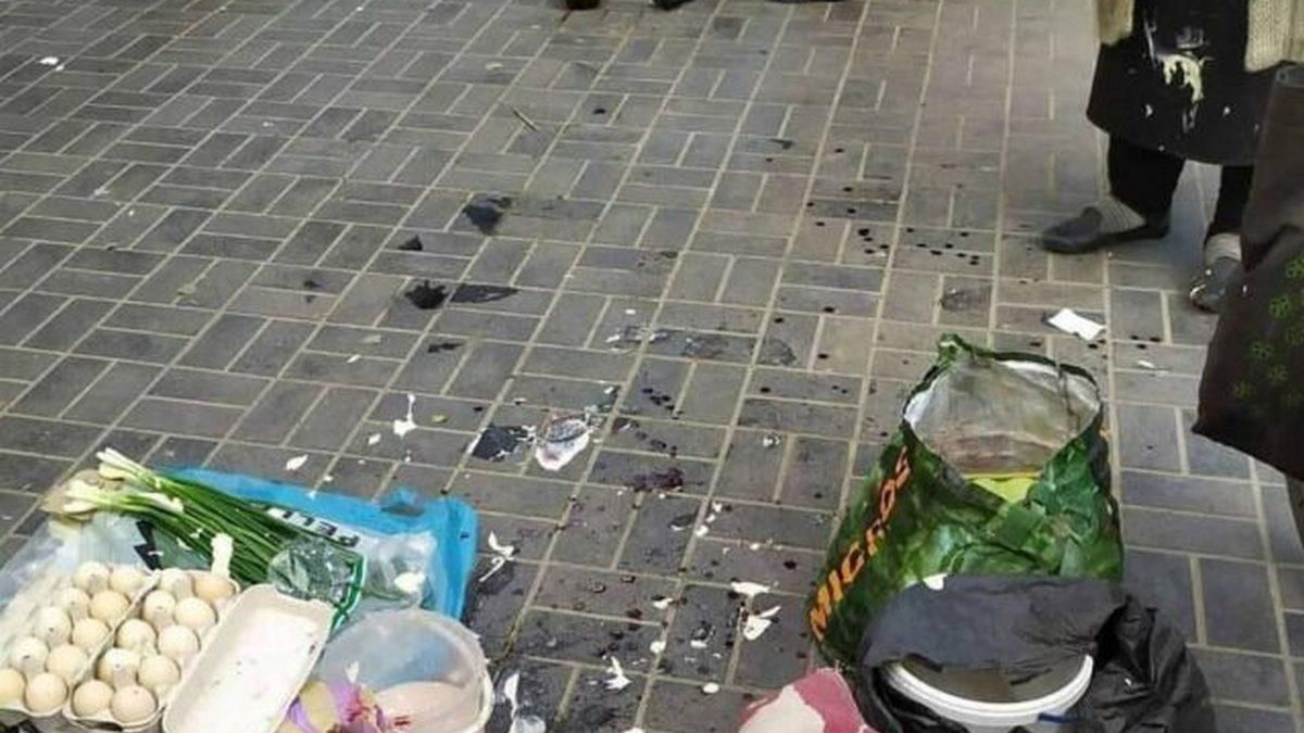 На Ровенщине бизнесвумен разбила пенсионерке голову банкой сметаны На Ровенщине бизнесвумен разбила пенсионерке голову банкой сметаны