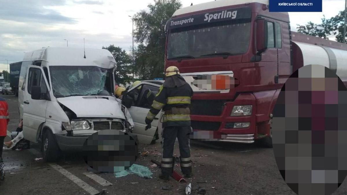 ДТП на трассе Киев - Одесса: столкнулись бензовоз и маршрутка ДТП на трассе Киев - Одесса: столкнулись бензовоз и маршрутка