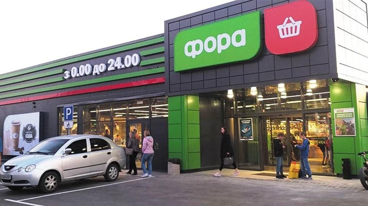 Роздав виховні ляпаси: під Києвом покупець втихомирив дебоширів Роздав виховні ляпаси: під Києвом покупець втихомирив дебоширів