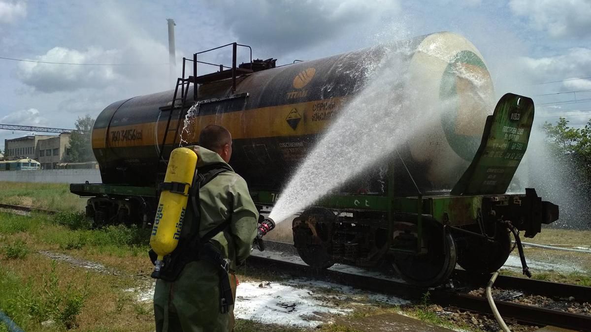 Произошла утечка концентрированной серной кислоты возле Днепра Произошла утечка концентрированной серной кислоты возле Днепра