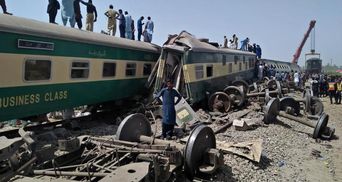 Аварія потягів у Пакистані: кількість загиблих зростає, відомо про десятки жертв