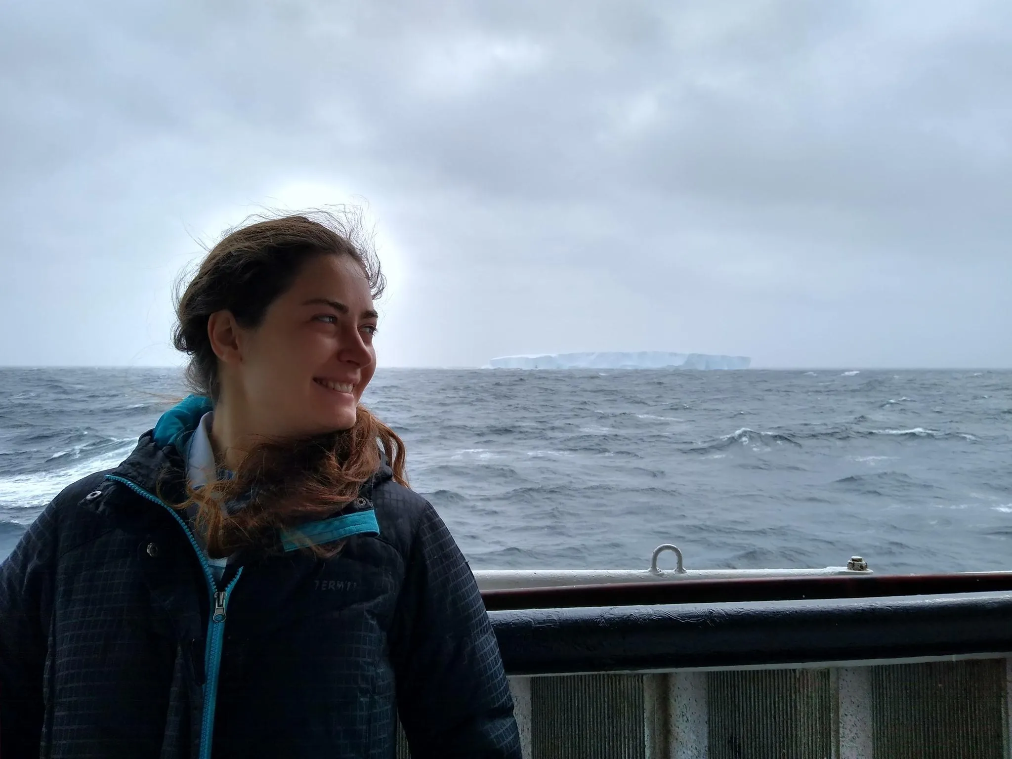 Кетологиня Юлія Іванчикова Дельфіни Море Тварини напад дельфіна в Одесі Кетологиня Юлія Іванчикова Дельфіни Море Тварини напад дельфіна в Одесі