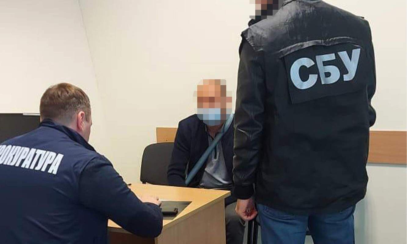 Вкрали 6 ділянок у Брюховичах: до земельної афери були причетні родичі митника зі списку РНБО Вкрали 6 ділянок у Брюховичах: до земельної афери були причетні родичі митника зі списку РНБО