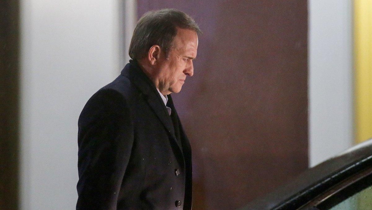 Медведчук в интересах Порошенко затягивал освобождение с плена киборга Медведчук в интересах Порошенко затягивал освобождение с плена киборга