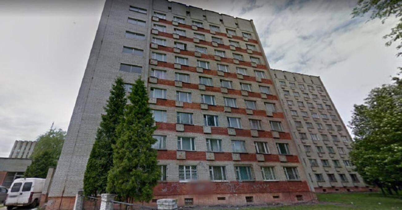 Во Львове из окна 7 этажа студенческого общежития выпала 17-летняя девушка 