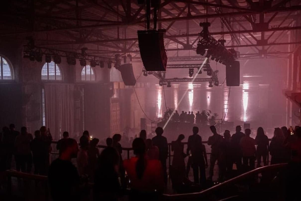 Храм оленя: син Януковича відкрив нічний клуб у Санкт-Петербурзі Храм оленя: син Януковича відкрив нічний клуб у Санкт-Петербурзі