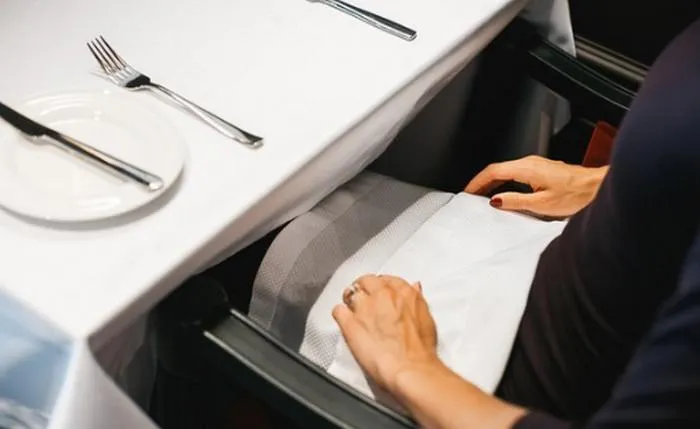 Серветка на колінах Серветка на колінах