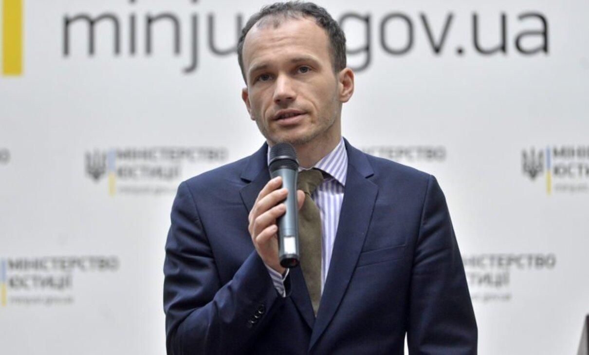 Чиновники подаватимуть декларації про контакти з олігархами Чиновники подаватимуть декларації про контакти з олігархами