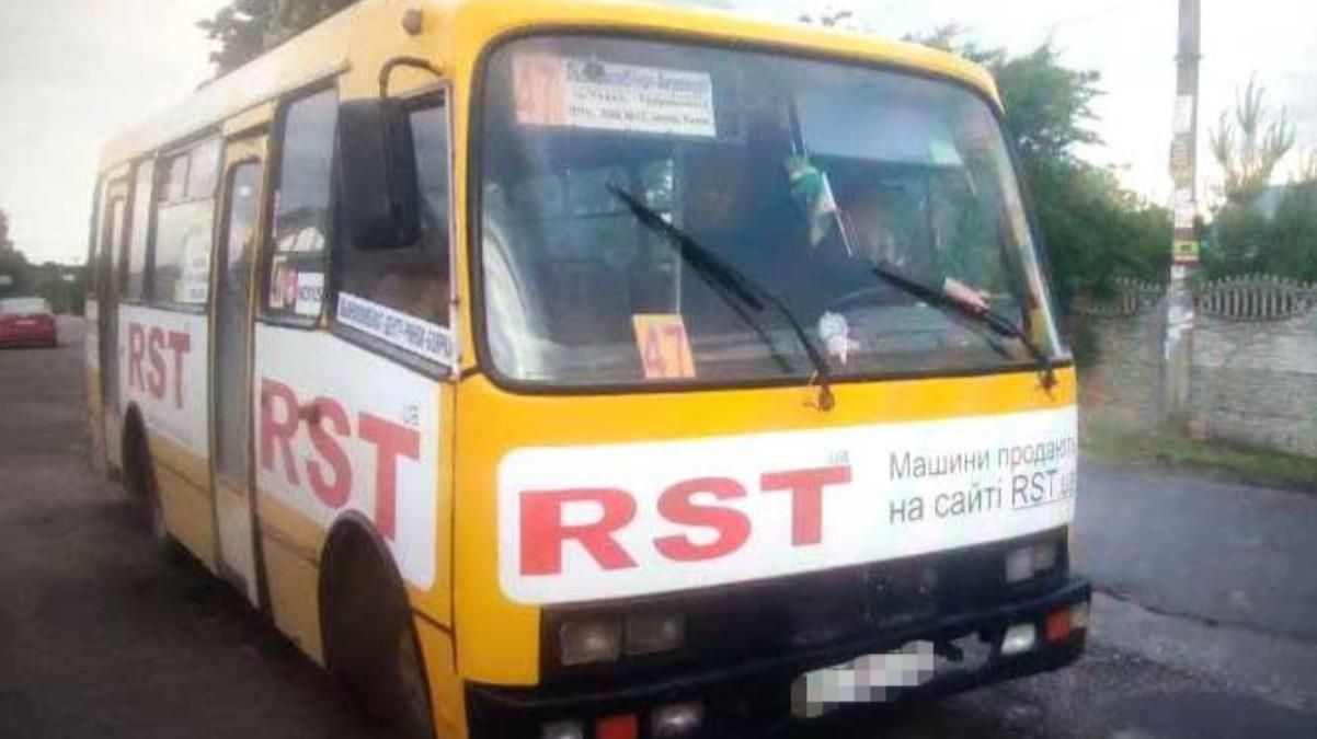 Не зупинився, де просили: під Рівним пасажир побив водія маршрутки Не зупинився, де просили: під Рівним пасажир побив водія маршрутки