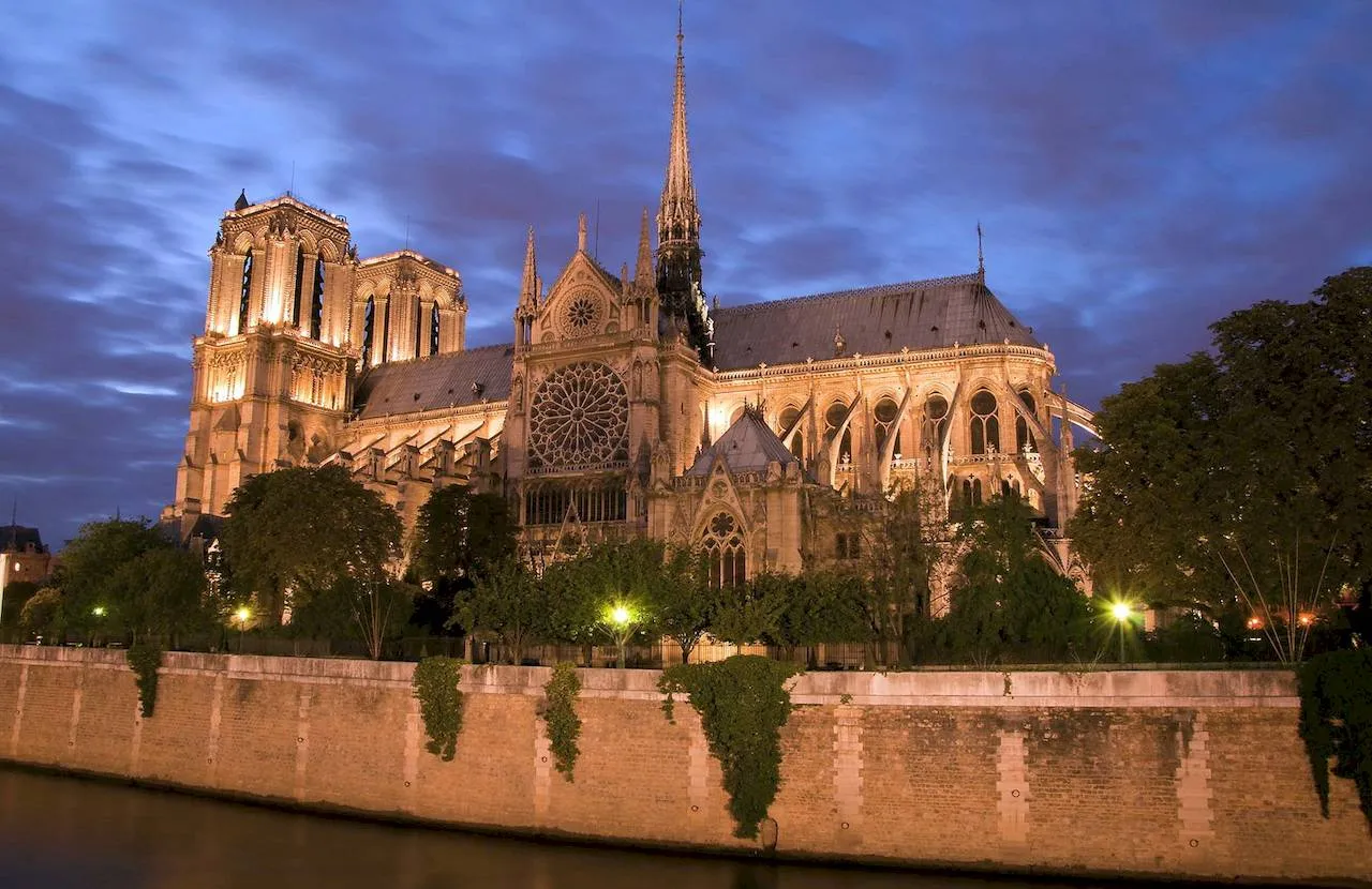Нотр-Дам де Парі Собор Паризбкої Богоматері у Парижі Нотр-Дам де Парі Собор Паризбкої Богоматері у Парижі