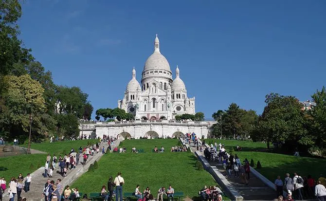 Базиліка Монмартр в Парижі Базиліка Монмартр в Парижі