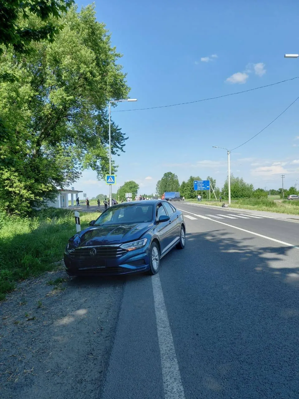 На Львівщині водій Volkswagen на смерть збив військового: фото