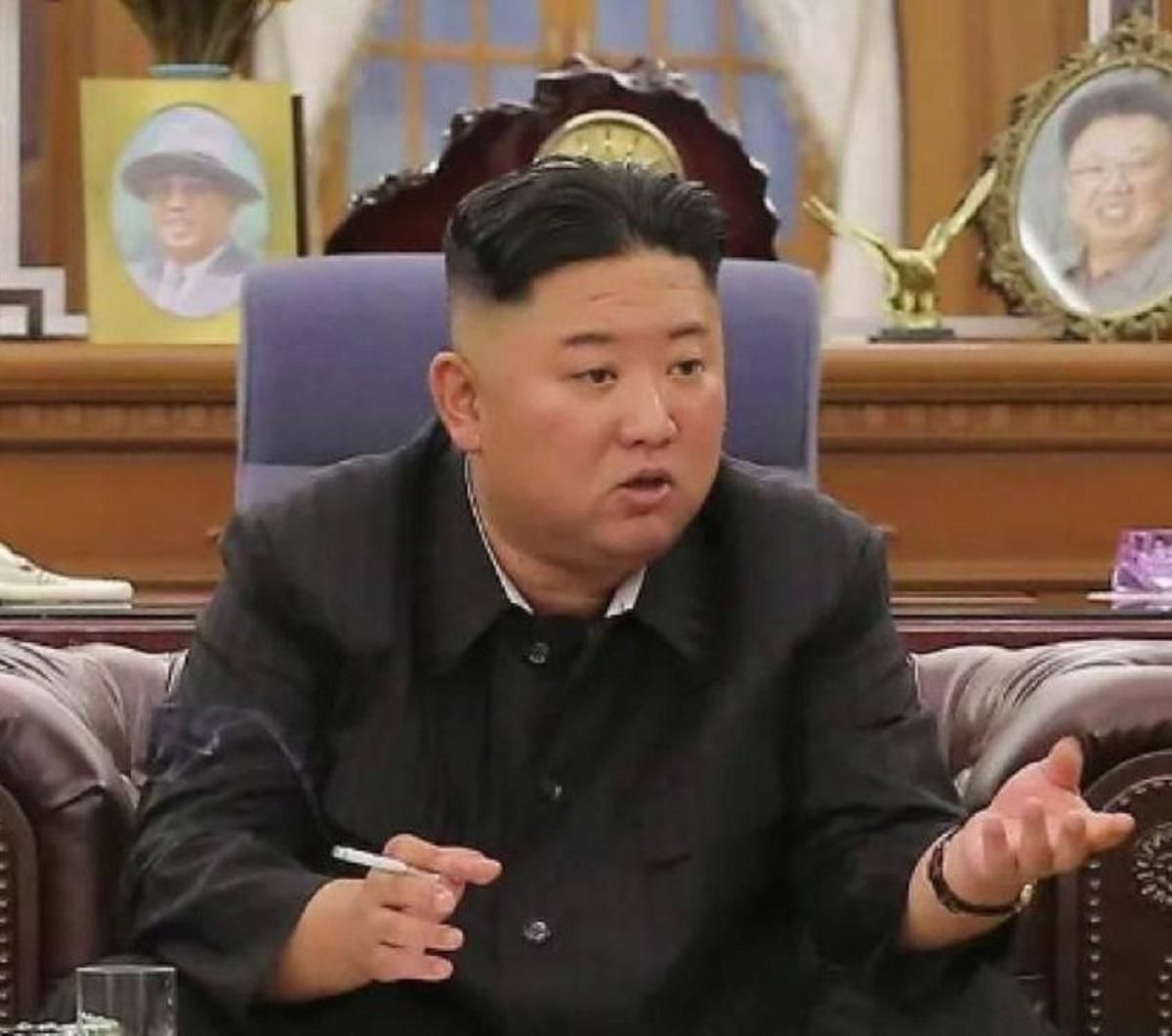 Схуднення Кім Чен Ина викликало хвилю чуток про стан його здоров'я Схуднення Кім Чен Ина викликало хвилю чуток про стан його здоров'я