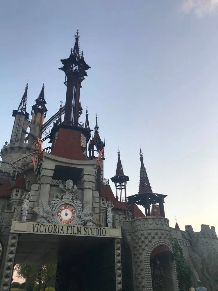 Диснейївський замок біля Києва цікаві місця в Україні Диснейївський замок біля Києва цікаві місця в Україні