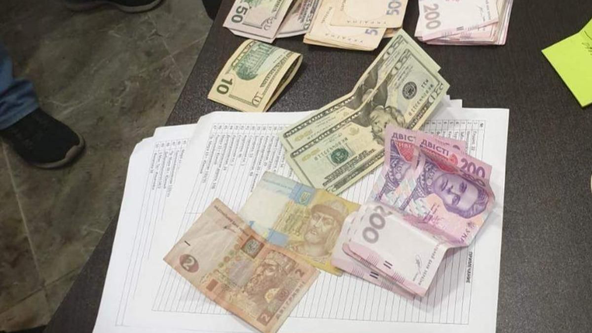 Мільйонні відкати: з'явились подробиці затримання активіста в Одесі Мільйонні відкати: з'явились подробиці затримання активіста в Одесі