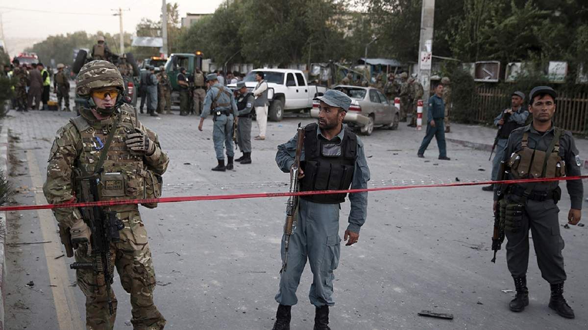 В Афганістані бойовики застрелили 10 саперів під час роботи 