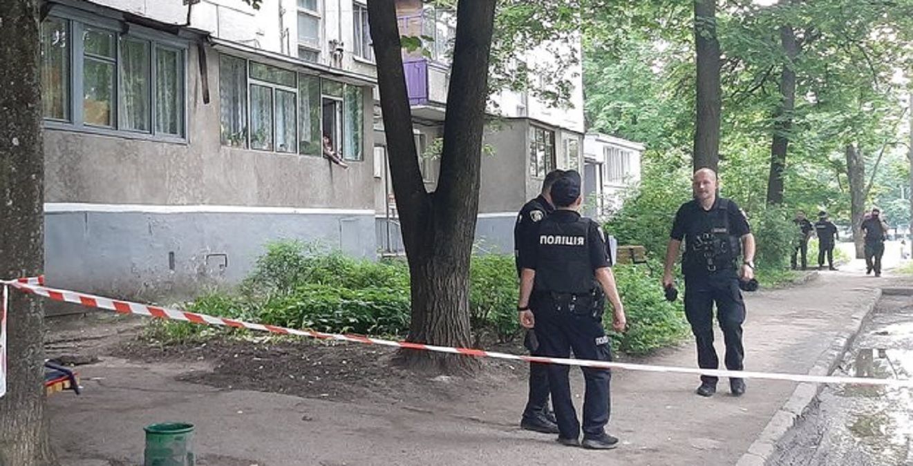 В Харькове мужчина с гранатой гулял по улице и угрожал взорвать ее