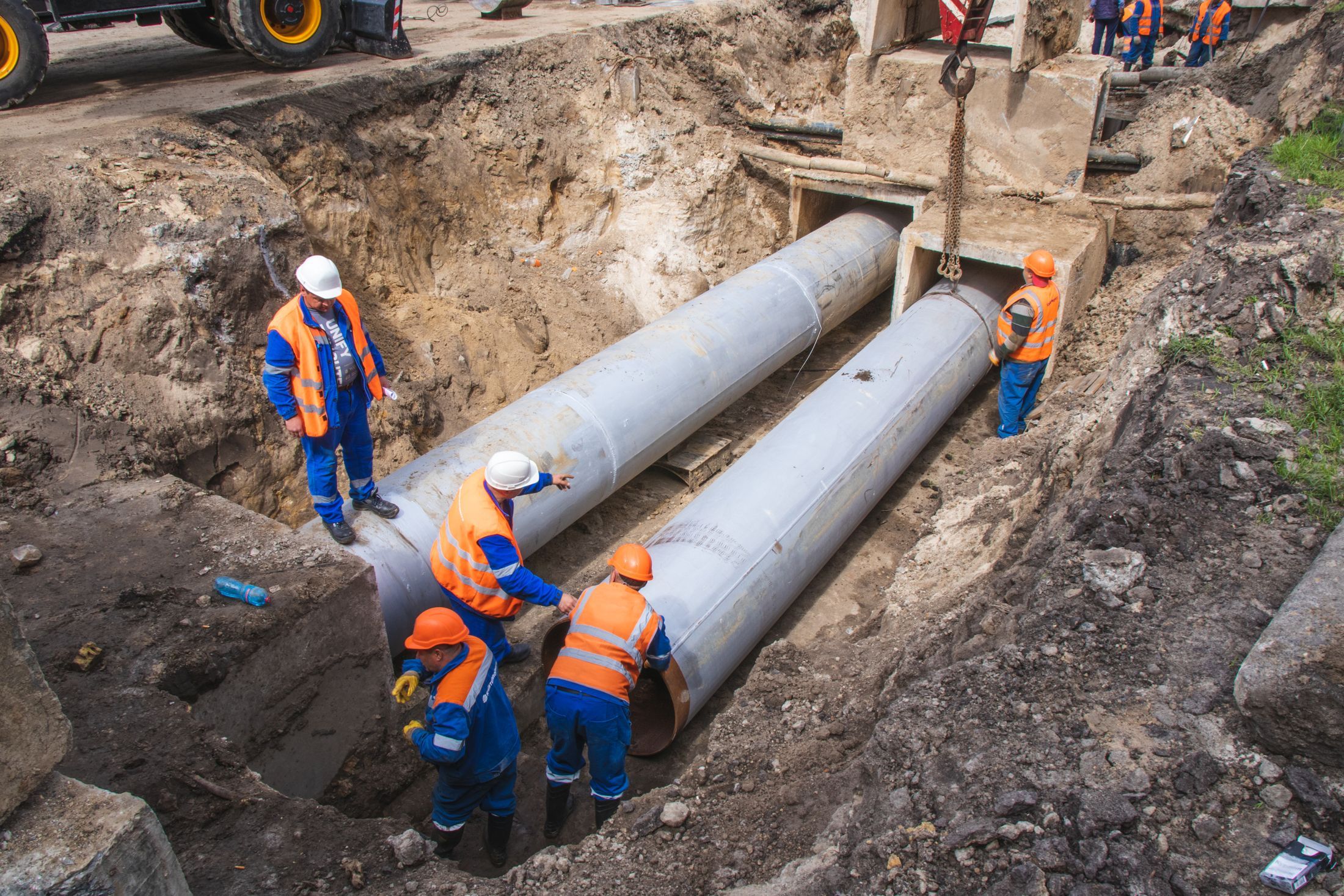 У Києві біля Ocean Plaza відновили асфальт й поміняли труби У Києві біля Ocean Plaza відновили асфальт й поміняли труби