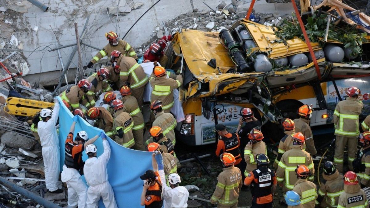 У Південній Кореї будинок обвалився на автобус: загинули 9 людей