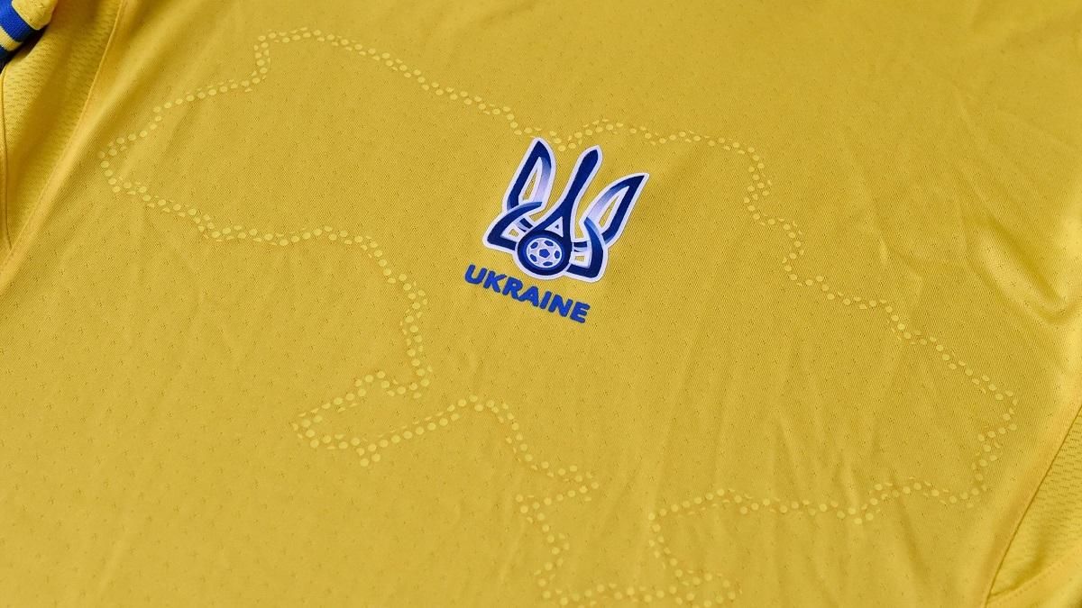 Дивно, що УЄФА вирішила забрати гасло Героям Слава, – Левченко