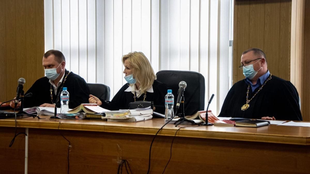 Суддів Стерненка у справі про 1 патрон таки звільнили Суддів Стерненка у справі про 1 патрон таки звільнили