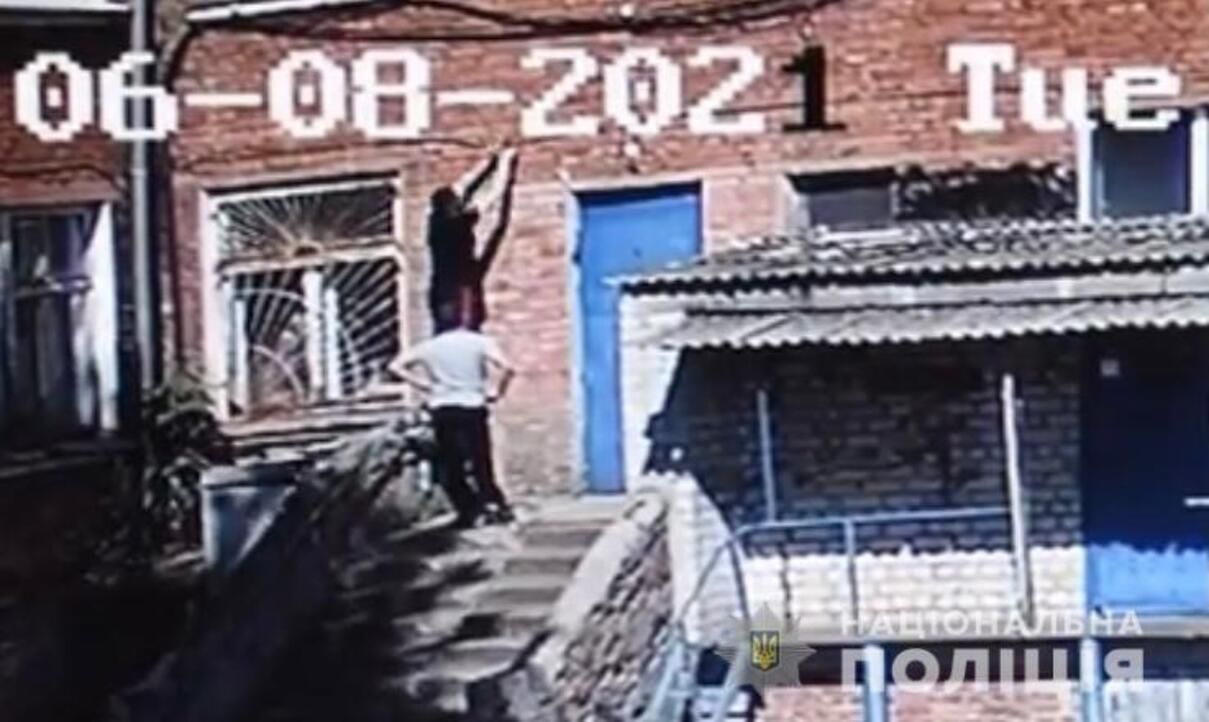 В Жмеринке подростки украли из больницы трубу для поставки кислород В Жмеринке подростки украли из больницы трубу для поставки кислород