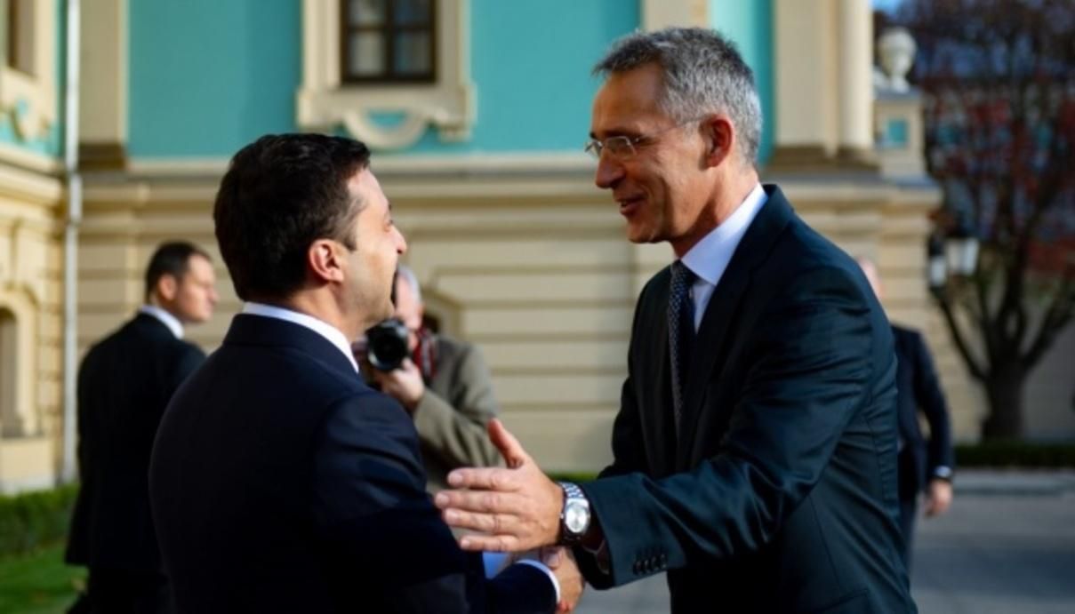 Зеленський поговорив зі Столтенбергом: про саміт НАТО та агресію Росії Зеленський поговорив зі Столтенбергом: про саміт НАТО та агресію Росії