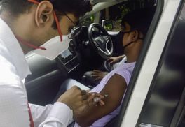 Навчають понад мільйон медиків: Індія готується до нової хвилі пандемії COVID-19