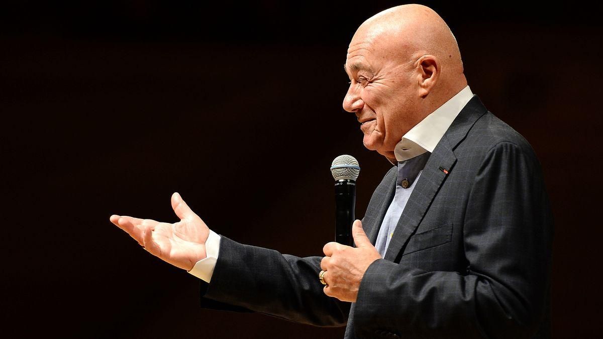 Пропагандист Путіна висміяв реакцію росіян на форму збірної України Пропагандист Путіна висміяв реакцію росіян на форму збірної України