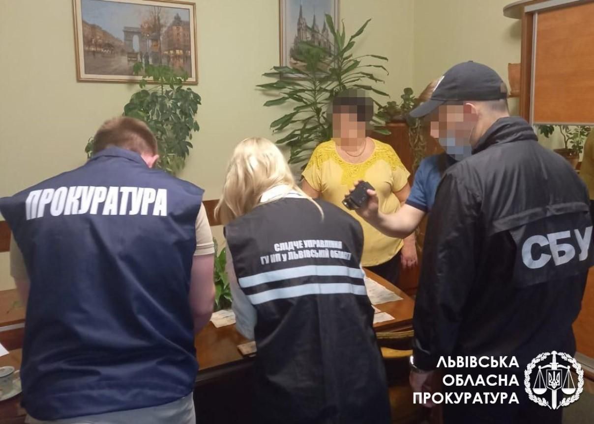 Во Львовской политехнике задержали директора подразделения за взятку