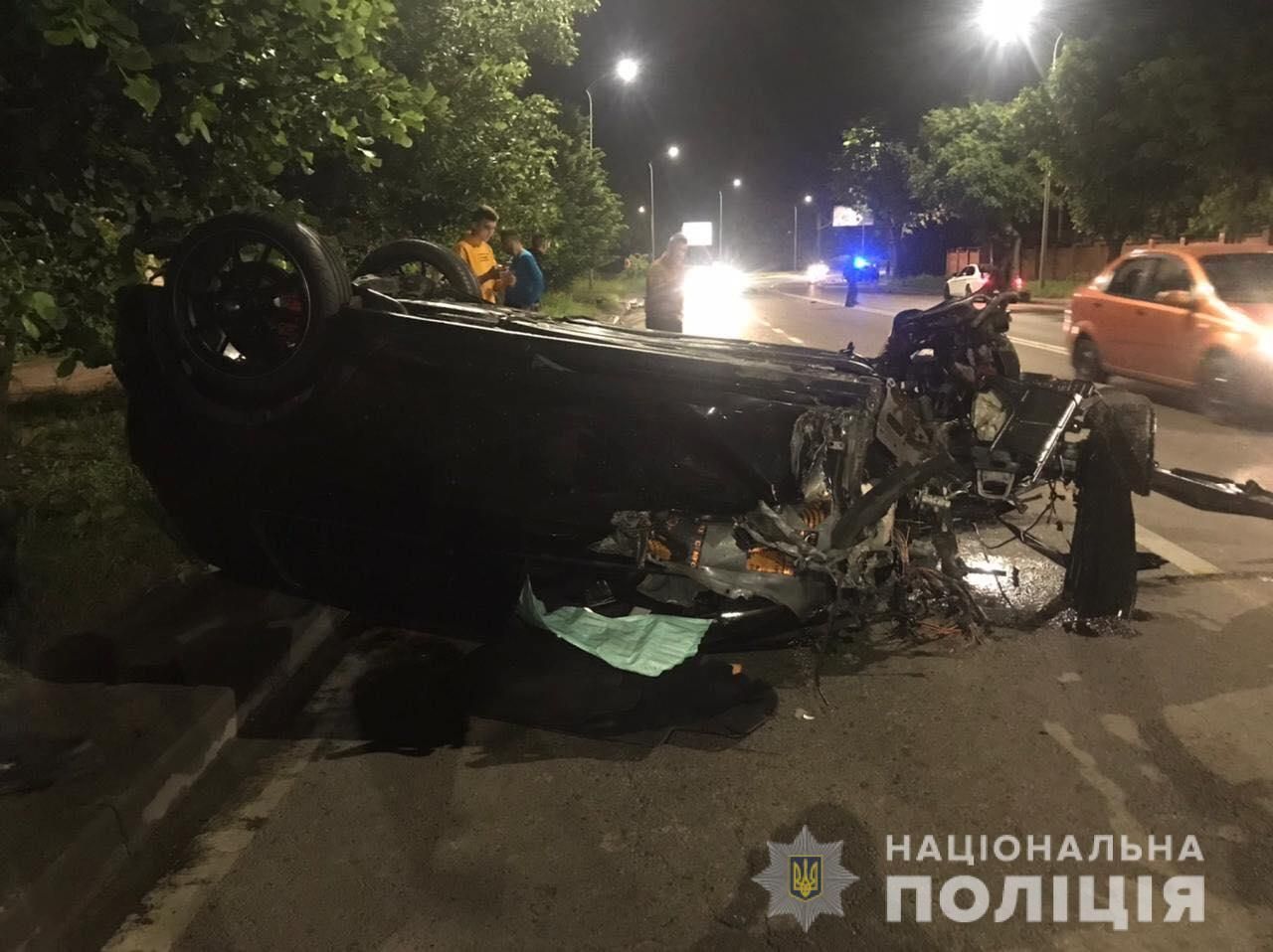 Автівка розлетілась на друзки: у Львові водій спричинив масштабну ДТП і втік – фото і відео