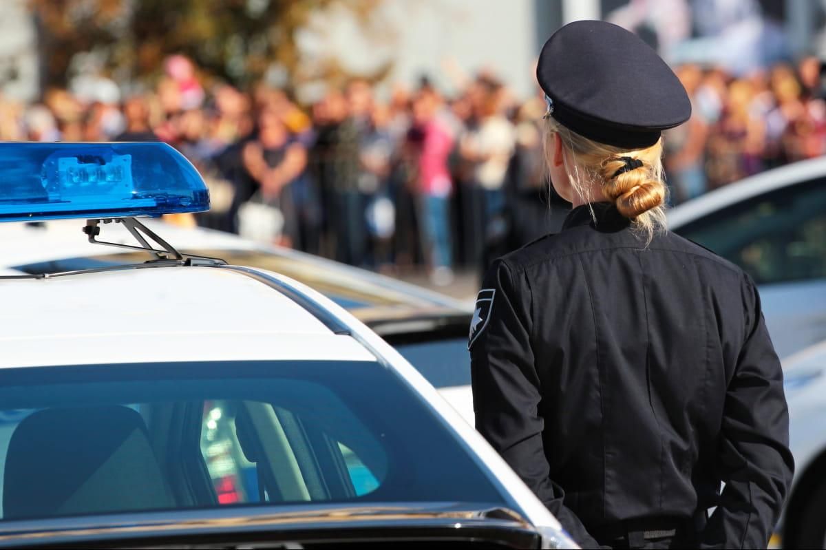 На Херсонщине полицейский выгнали с работы: причина