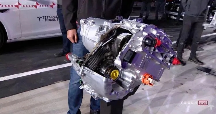 Електродвигун Model S Plaid