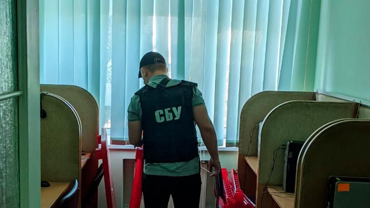 СБУ пресекла деятельность сall-центров, которые давали услуги России СБУ пресекла деятельность сall-центров, которые давали услуги России