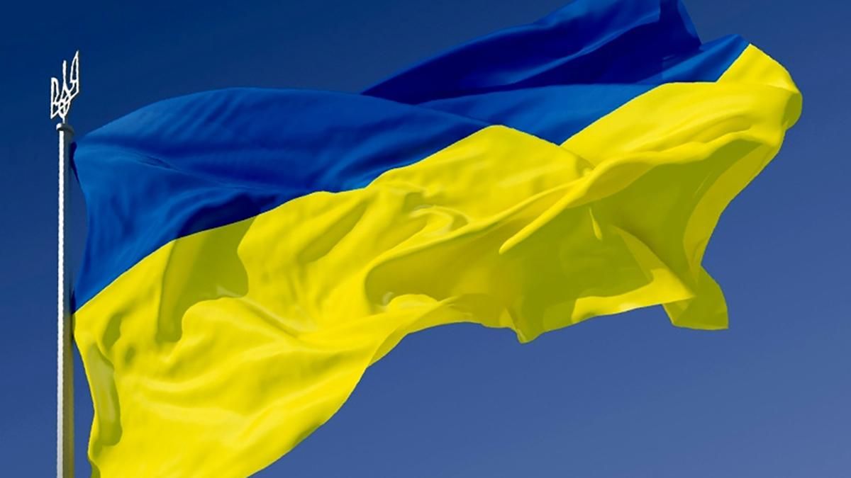 На Одещині п'яний чоловік вкрав прапор: хотів попрати у фонтані 