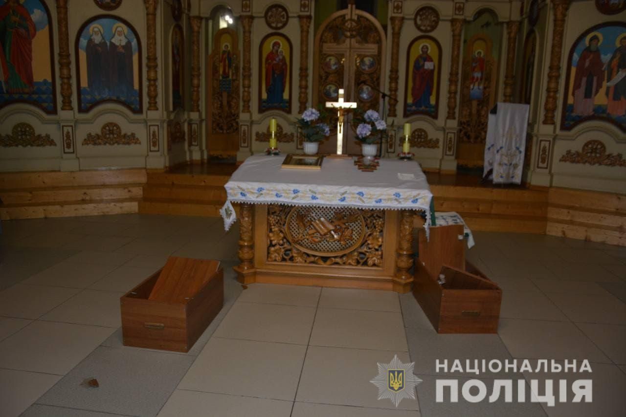Грабував церкви та перехожих: у Дрогобичі затримали 15-річного злодія – фото