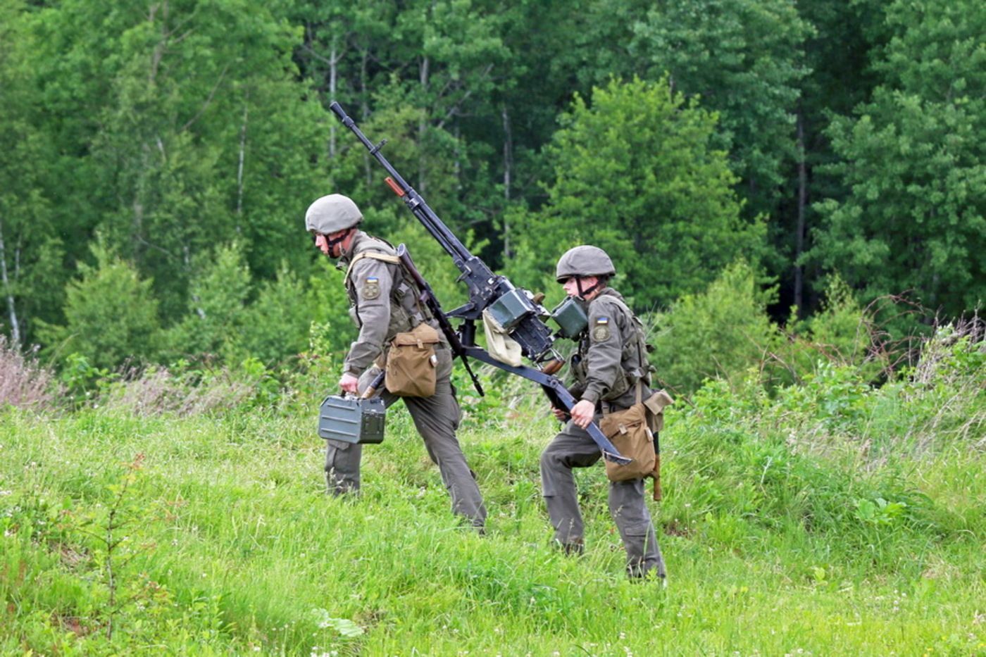 Пулеметчики Нацгвардии провели учения на Прикарпатье Пулеметчики Нацгвардии провели учения на Прикарпатье