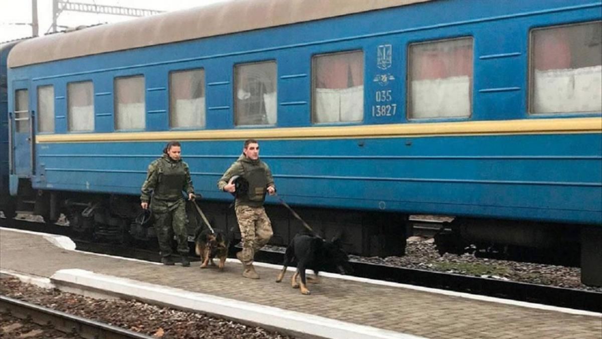 Коментар поліції щодо смерті чоловіка у потязі Рахів – Київ