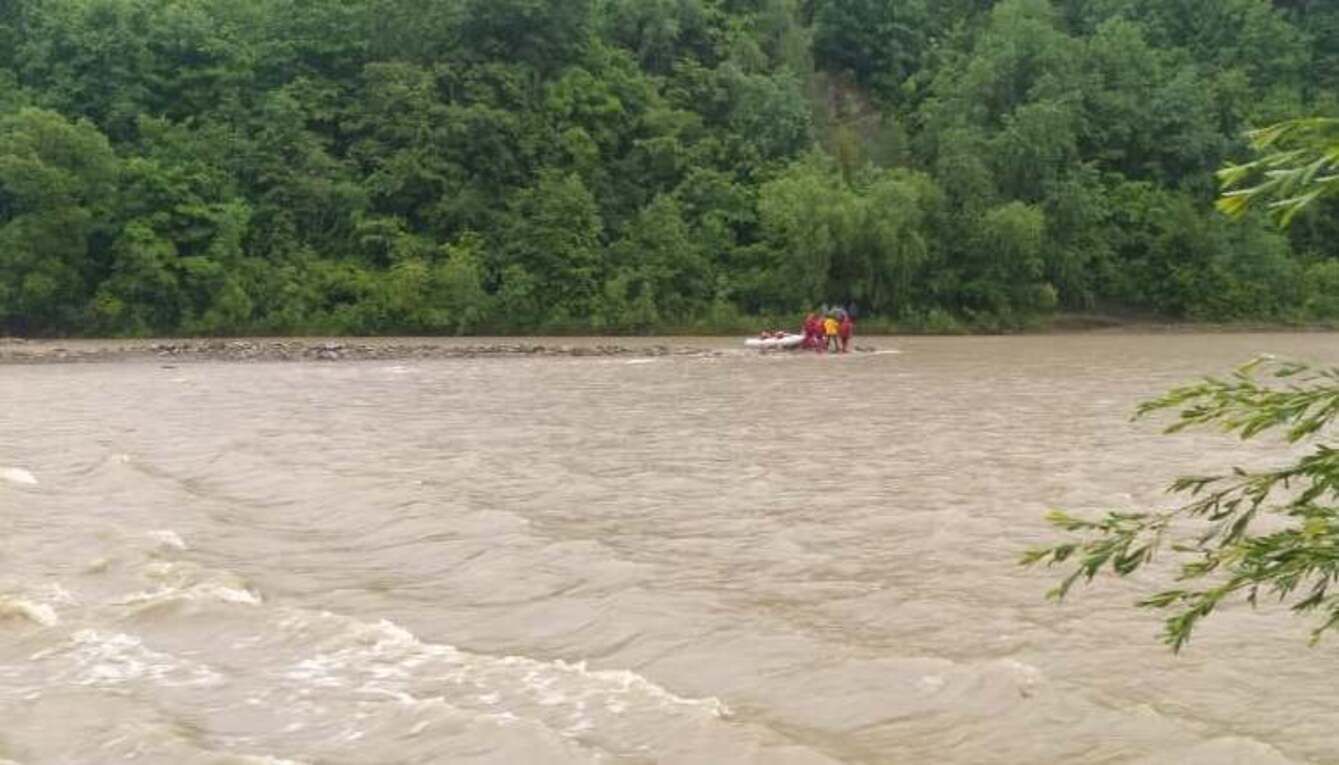 На Прикарпатті у Тюдові у Черемоші потонув 12-річний хлопчик На Прикарпатті у Тюдові у Черемоші потонув 12-річний хлопчик