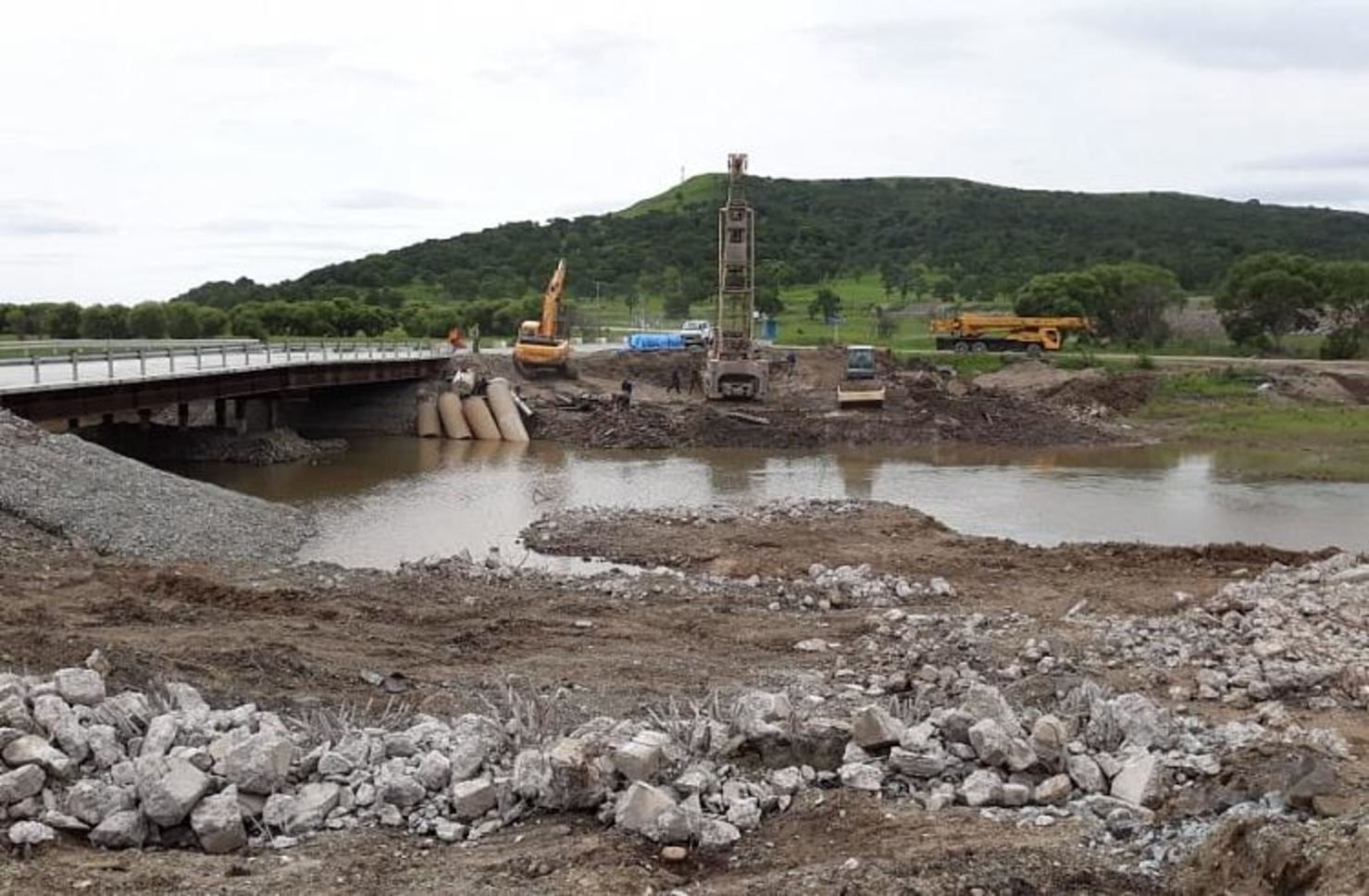 Пьяный россиянин 6:00 прятался в реке от ГАИшников Пьяный россиянин 6:00 прятался в реке от ГАИшников