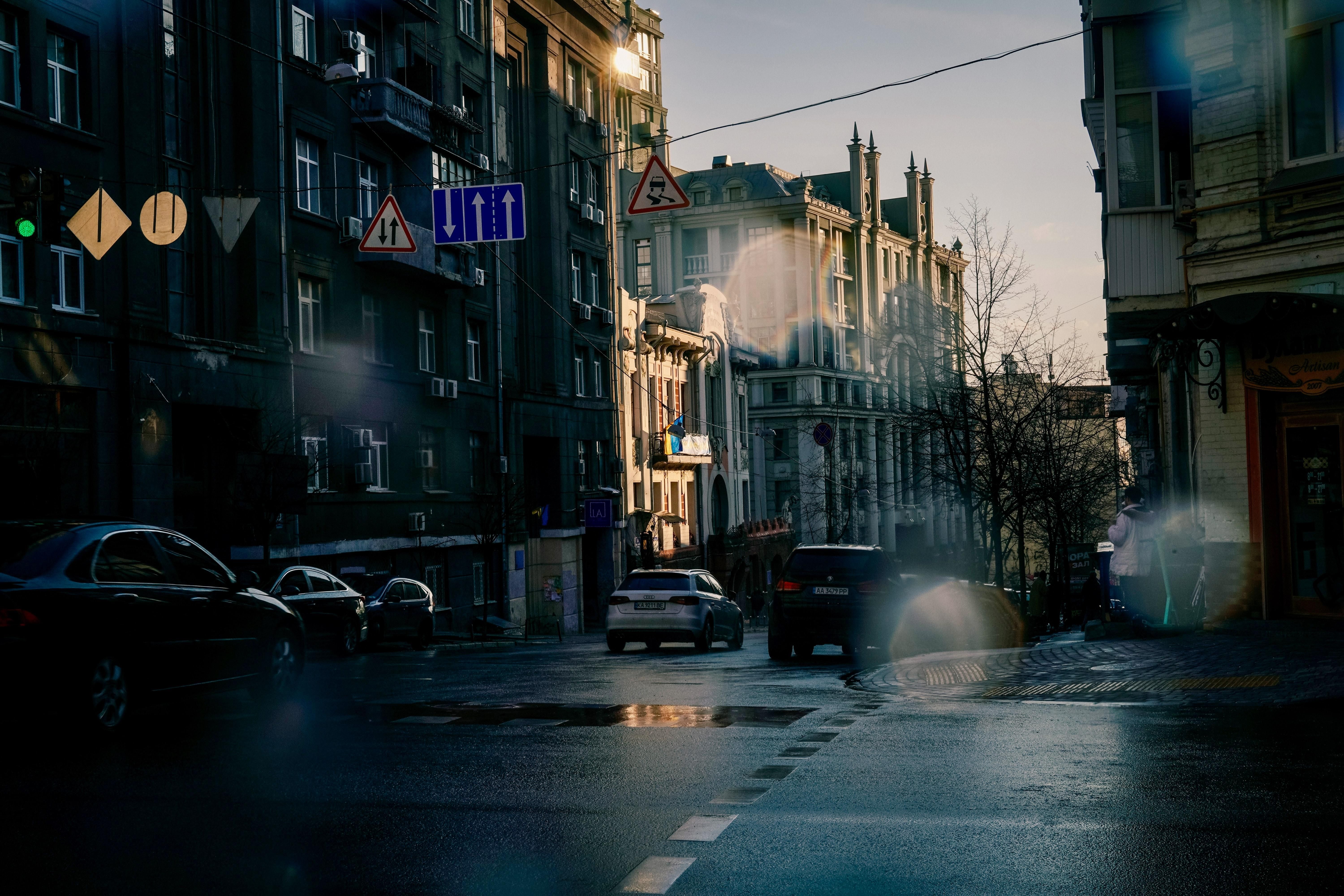 Желтый уровень опасности: в ДСНС сообщили о грозе и шквал в Киеве Желтый уровень опасности: в ДСНС сообщили о грозе и шквал в Киеве