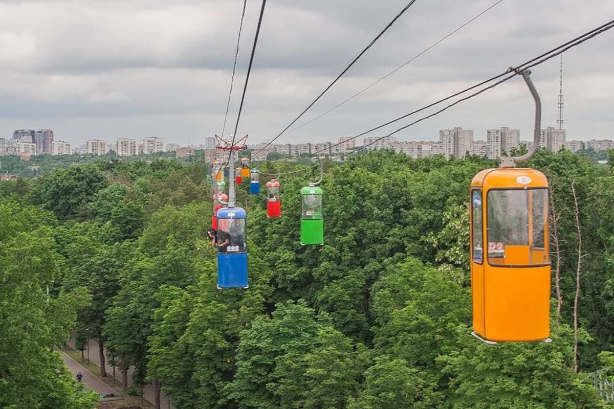 У Харкові 13.06.2021 хлопець випав з кабінки на канатній дорозі