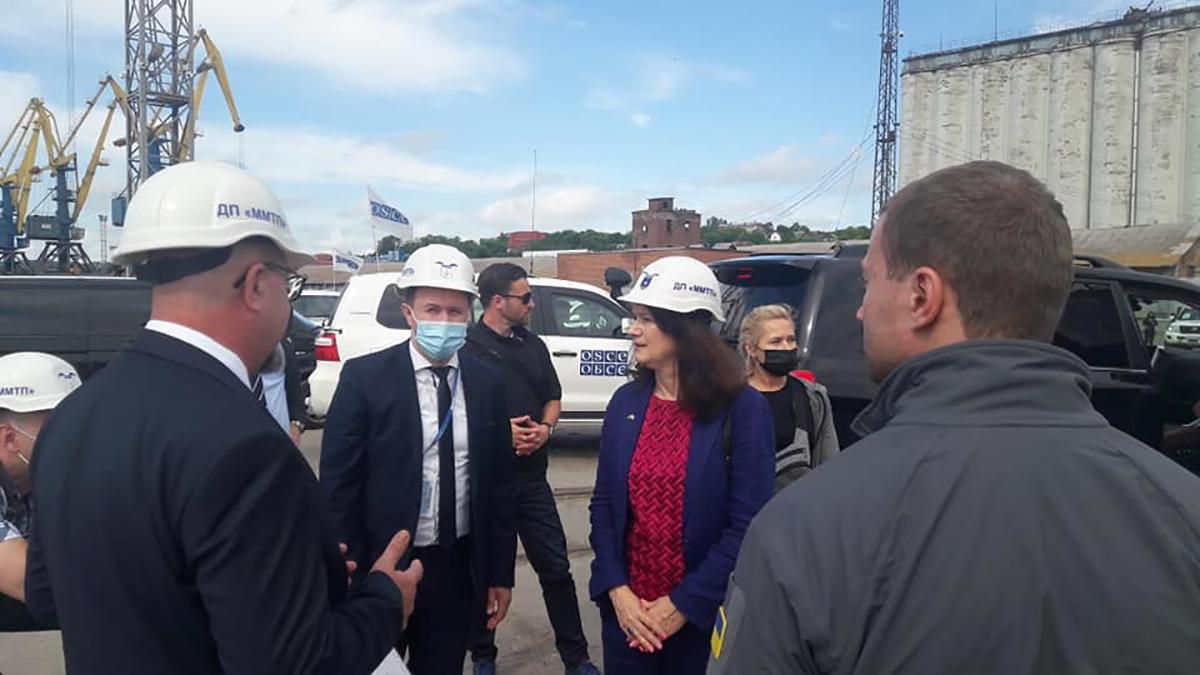 Оценивает безопасность в Азовском море: глава ОБСЕ прибыла в Мариуполь Оценивает безопасность в Азовском море: глава ОБСЕ прибыла в Мариуполь