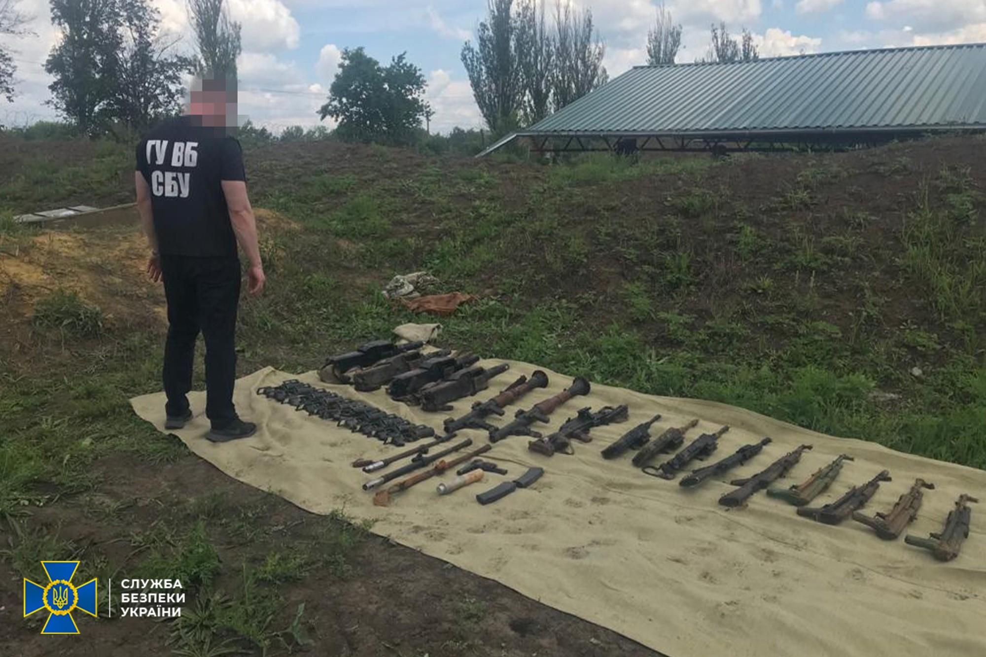 Военные ВСУ в Донецкой области хотели продать оружие из своей части